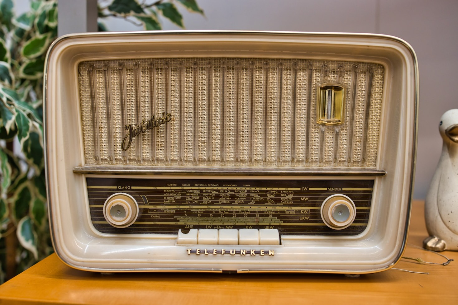 5 Retro Entrepreneur Success Stories to Inspire You